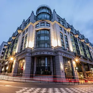 מלון Radisson Collection Grand Place