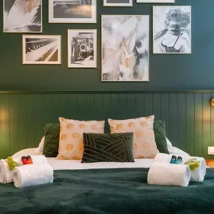 Huswell - Stylish In The Heart Of Bruges